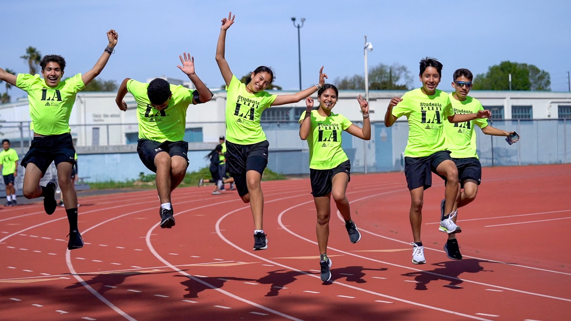 la28-olympic-and-paralympic-games-provides-2-500-uniforms-to-los